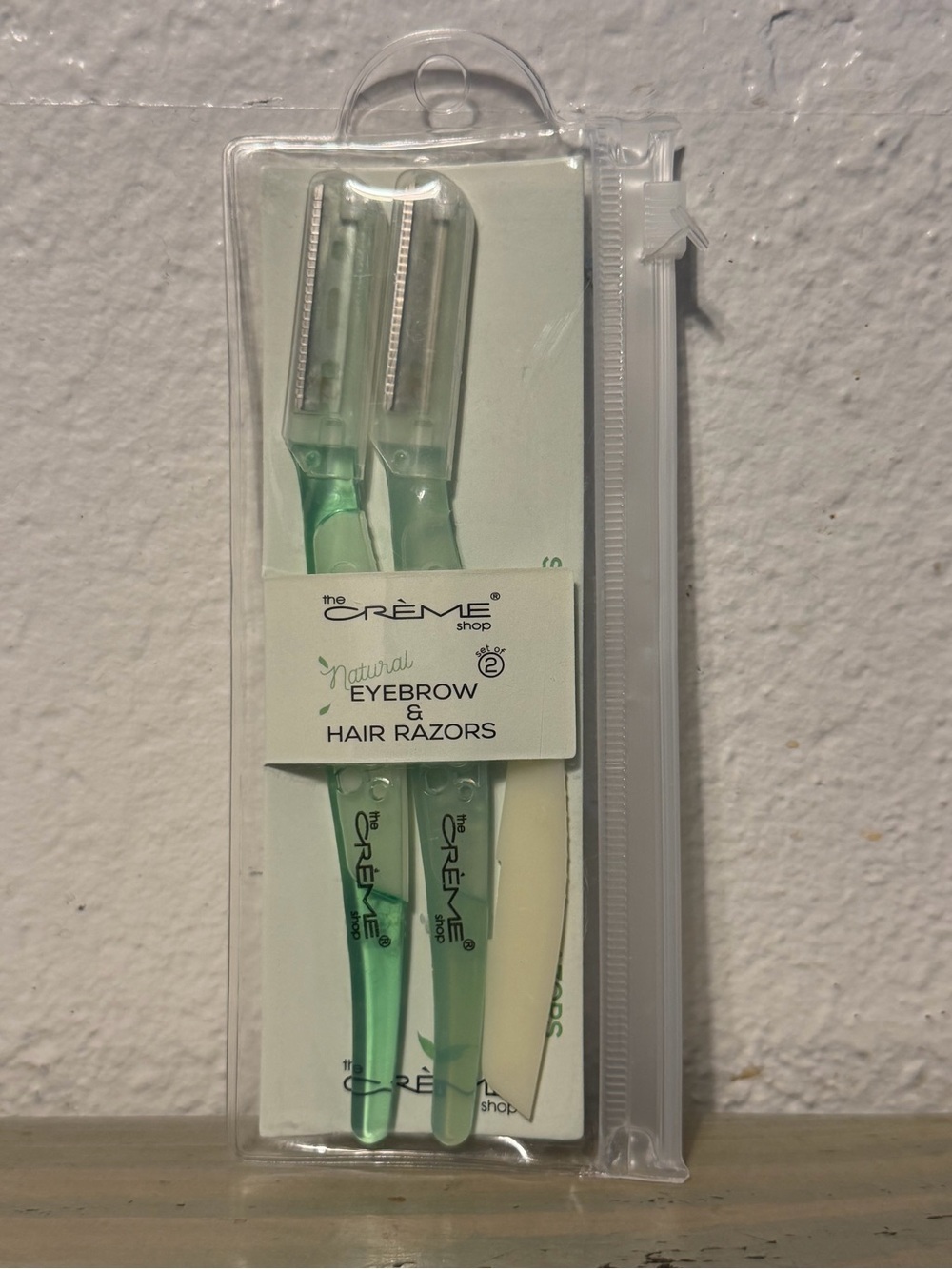 The Crème Shop Green Eyebrow & Facial Hair Razors - 2 Pack